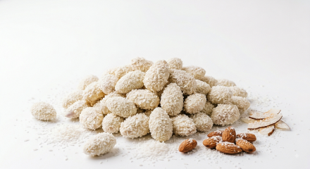 Mandle blanšírované v bílé čokoládě s kokosem BIO 5 kg